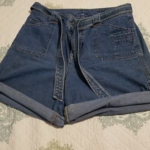 Ladies tie jean shorts